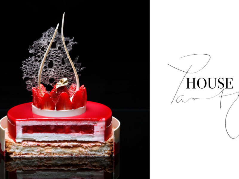 Cakes like architectural monuments
