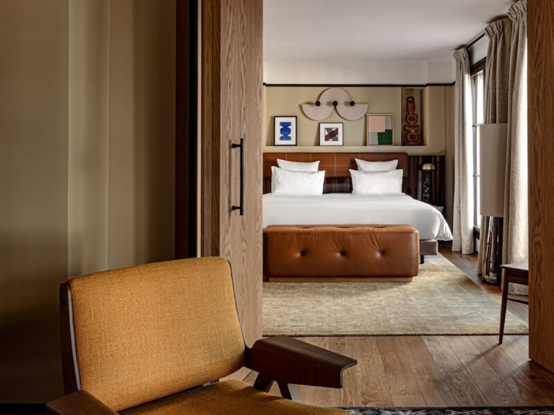 An American artist in Paris, Hotel NORMAN