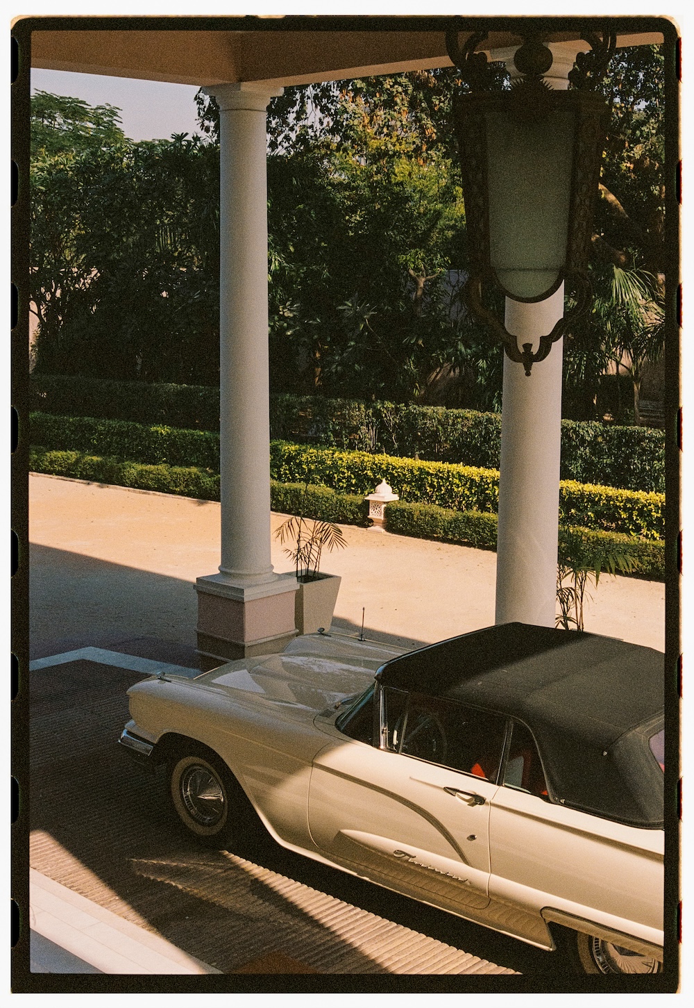 Vintage car at the entrance to Rajmahal Palace RAAS Jaipur